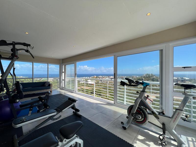 6 Bedroom Property for Sale in Rooi Els Western Cape